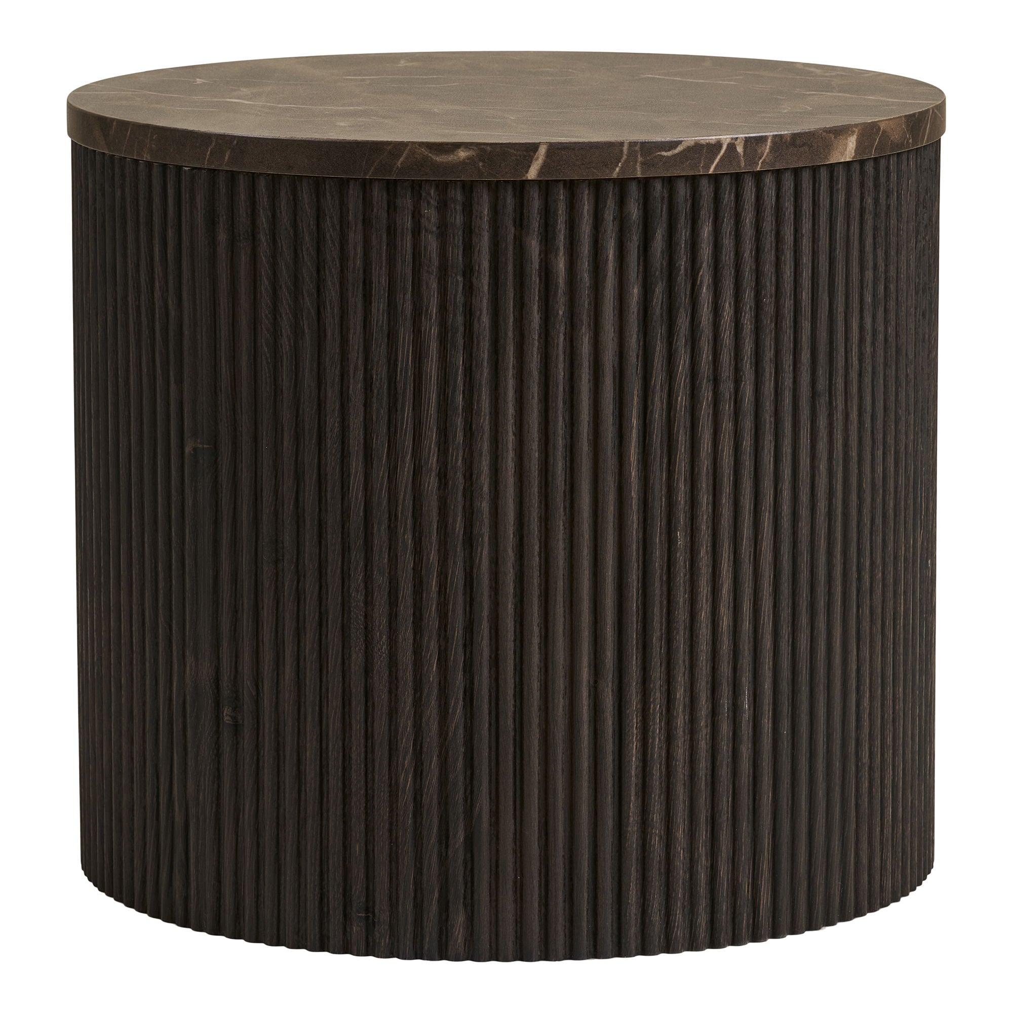 Schuine hoek van House Nordic Rota bijzettafel met geribbelde donkerbruine MDF basis en marmerlook blad